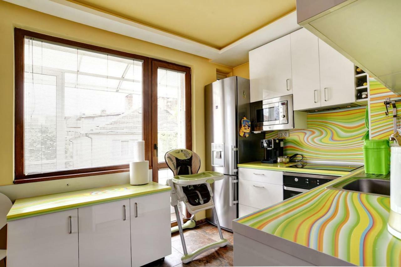 Spacious And Stylish Apartment In The Heart Of Sofia Plus Parking Bagian luar foto