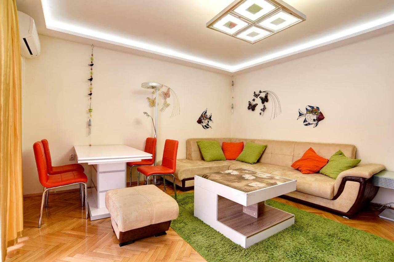 Spacious And Stylish Apartment In The Heart Of Sofia Plus Parking Bagian luar foto